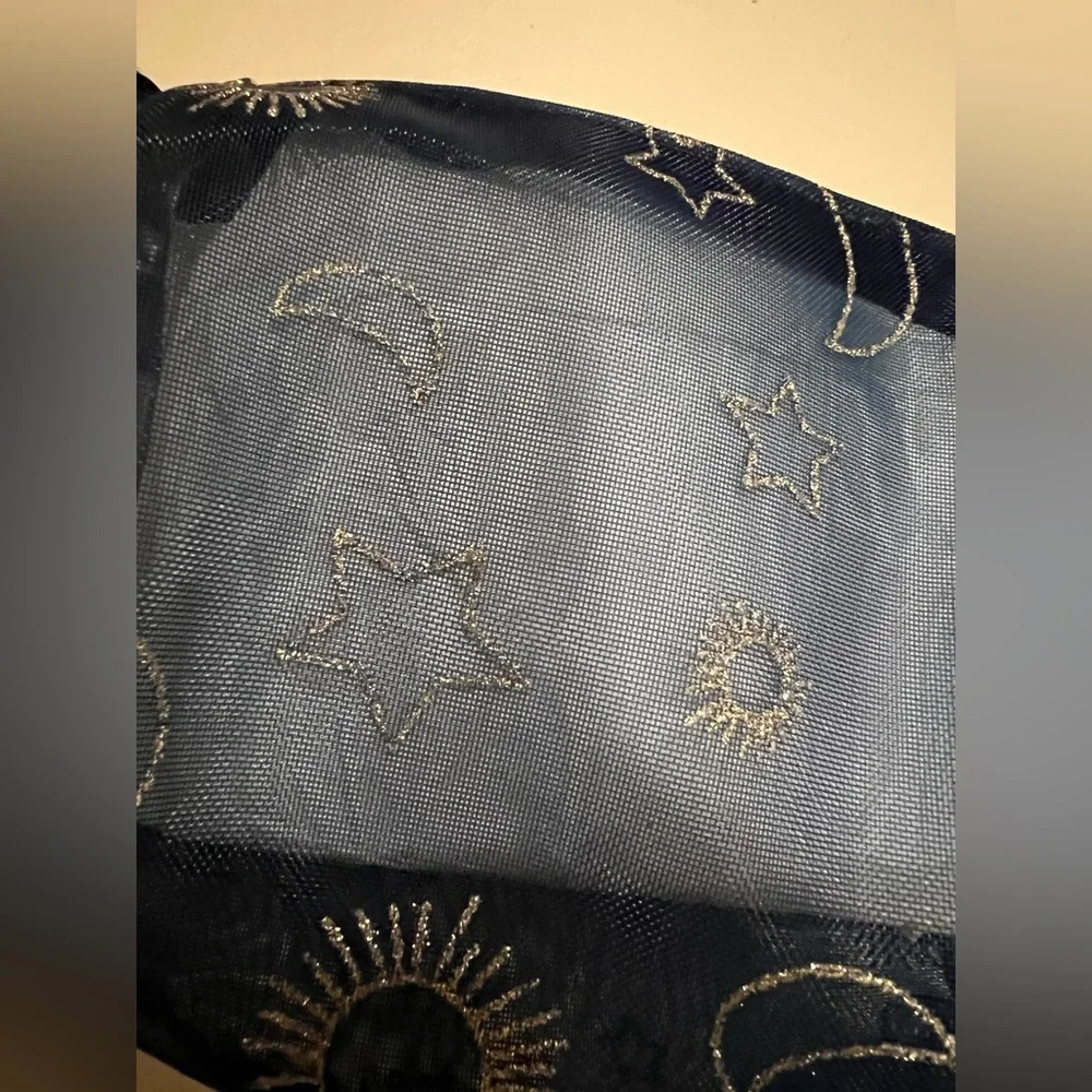 WOMEN’S CELESTIAL MESH COSMETIC BAG. - Picture 3 of 8